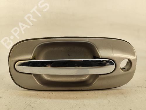 Used Front right exterior door handle HYUNDAI TRAJET (FO) 2.0 CRDi (113 hp) 25347442