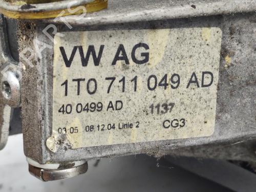 Gear lever VW CADDY III Box Body/MPV (2KA, 2KH, 2CA, 2CH) 1.9 TDI | BP25744201M90 