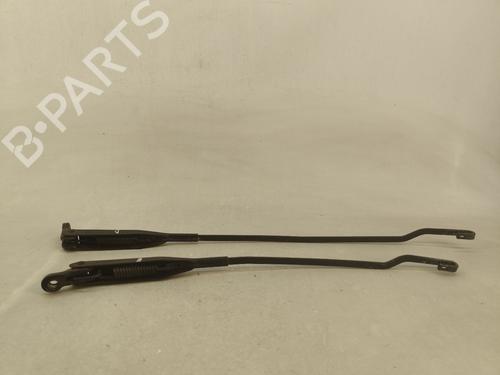 Front windshield wiper arm OPEL TIGRA TwinTop (X04) 1.8 (R97) 09114666