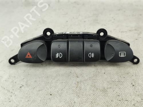 Przełącznik świateł awaryjnych HYUNDAI H-1 Van (A1) 2.5 TD 864W0140
