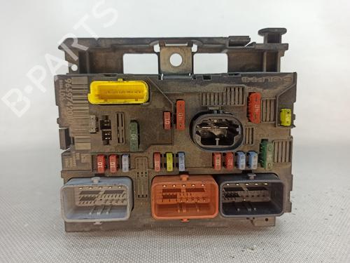 Fuse box PEUGEOT 307 (3A/C) 1.6 HDi 110 9659742080