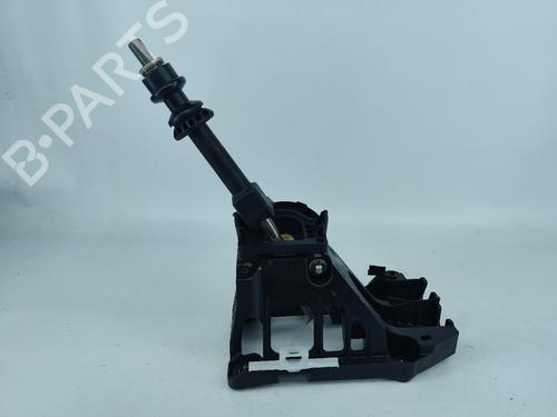 Gear lever TOYOTA AURIS (_E18_) 1.4 D-4D (NDE180_, NDE180R) 112102401