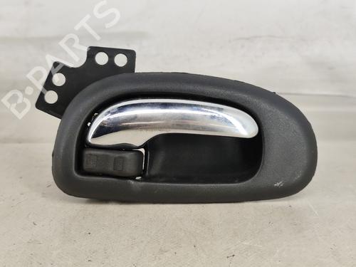 Klamka wewnętrzna drzwi tylnych prawych CHRYSLER NEON II 1.6 0SJ42TRMAA
