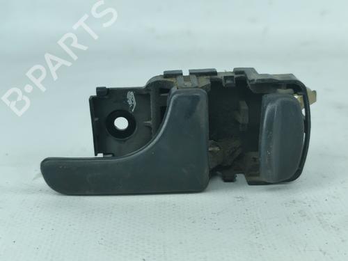 Poignée intérieure avant droite NISSAN TERRANO II (R20) 2.7 TDi 4WD (125 hp) 26606378