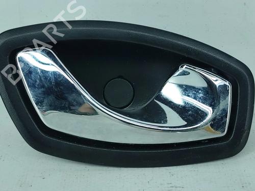 Używane Klamka wewnętrzna drzwi przednich prawych RENAULT MEGANE III Grandtour (KZ0/1) 1.5 dCi (KZ09, KZ0D, KZ1G, KZ29, KZ14, KZ1W, KZ10, KZ1F,... (110 hp) 27740017