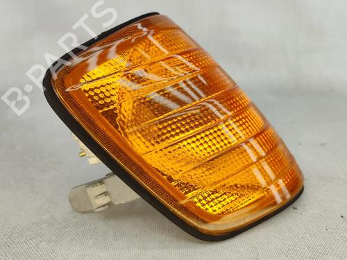 Used Right front indicator MERCEDES-BENZ E-CLASS (W124) E 200 D (124.120) (75 hp) 27740791