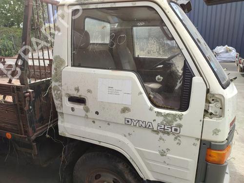 Used Right front door TOYOTA DYNA 200 Platform/Chassis 3.0 D (BU6_, BU76, BU84) (102 hp) 27742737