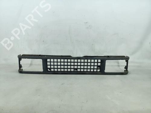 Grille ISUZU TROOPER I Open Off-Road Vehicle (UBS) 2.2 TD (UBS52) N/V