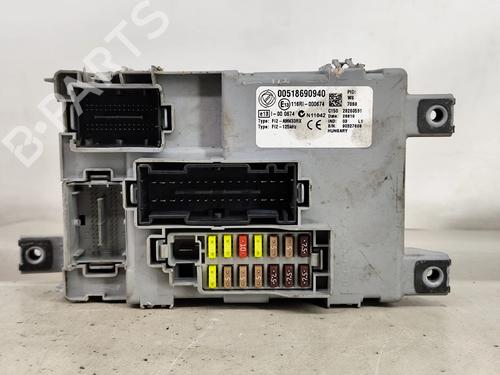 Used Fuse box FIAT GRANDE PUNTO (199_) 1.3 D Multijet (75 hp) 28075557