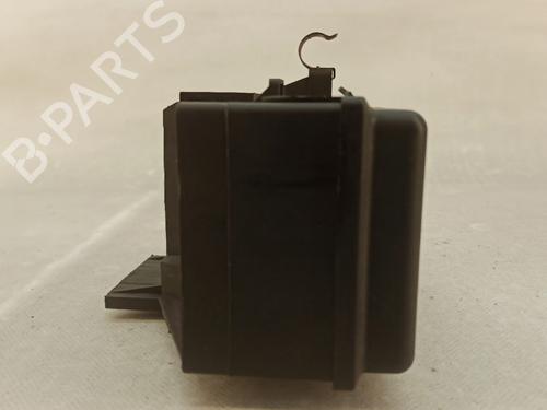 Skrzynka bezpieczników OPEL ZAFIRA A MPV (T98) 1.6 16V (F75) | BP26923000E1