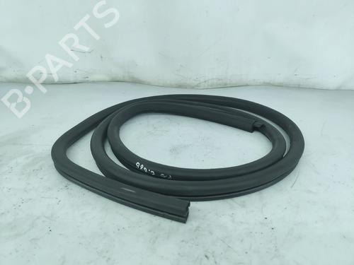 Rubber door seal VW GOLF VI Variant (AJ5) 1.6 TDI 1K5867911