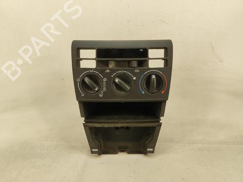 Panel klimatyzacji / ogrzewania TOYOTA COROLLA (_E12_) 2.0 D-4D (CDE120_, CDE120R) C/ARO CONSOLA CENTRAL