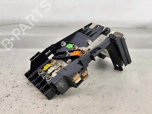 Fuse box PEUGEOT 5008 (0U_, 0E_) 1.6 HDi | BP28315681E1