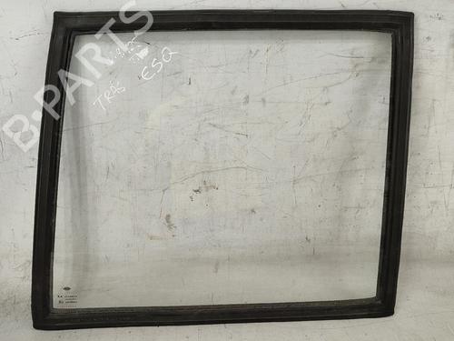 Rear left door window NISSAN PATROL GR IV (Y60, GR)  DA MALA