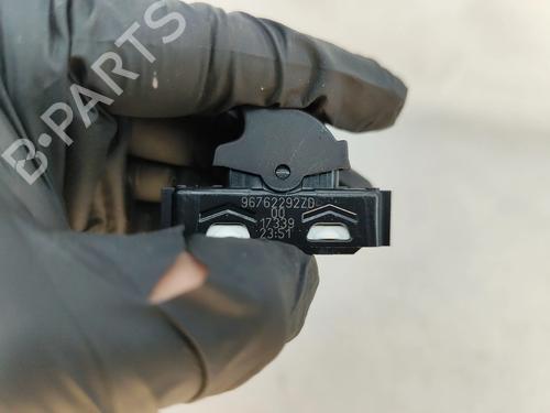 Right rear window switch CITROËN C3 III (SX) 1.2 THP 110 (SXHNPS, SXHNZT, SXHNZ6) | BP29074997I28 