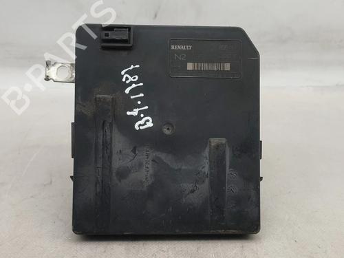 Używane Skrzynka bezpieczników RENAULT MEGANE II Estate (KM0/1_) 1.5 dCi (KM16, KM1E) (106 hp) 29184518