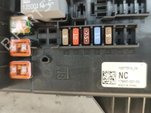 Fuse box OPEL INSIGNIA A (G09) 2.0 CDTI (68) | BP29510418E1 