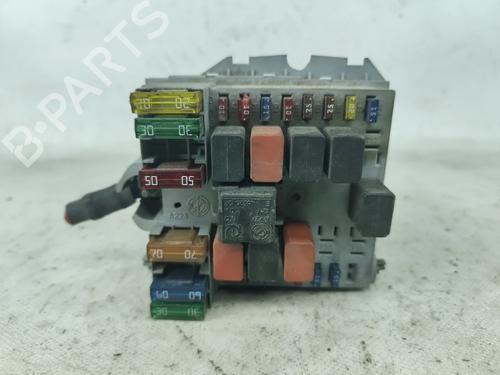 Używane Skrzynka bezpieczników FIAT STILO (192_) 1.6 16V (192_XB1A) (103 hp) 29406800