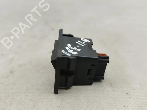 Switch NISSAN BLUEBIRD (910) 1.8 | BP29570781I30