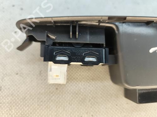 Right rear window switch PEUGEOT 308 II (LB_, LP_, LW_, LH_, L3_) 1.6 BlueHDi 120 | BP29619649I28 