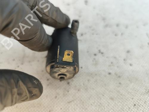 Washer pump LAND ROVER DEFENDER Station Wagon (L316, L315) 2.5 TDI 4x4 (L316) | BP29825755E24