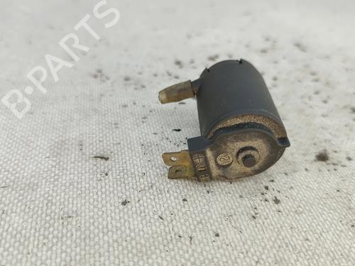 Washer pump LAND ROVER DEFENDER Station Wagon (L316, L315) 2.5 TDI 4x4 (L316) | BP29825756E24
