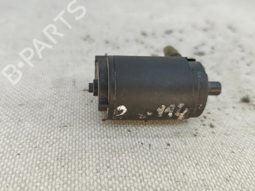 Washer pump LAND ROVER DEFENDER Station Wagon (L316, L315) 2.5 TDI 4x4 (L316) | BP29825756E24