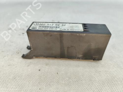 Used Lights ECU Lights ECU MERCEDES-BENZ C-CLASS (W202) C 250 Turbo-D (202.128) (150 hp) 29886755 29886755