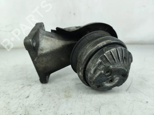 Used Engine mount MERCEDES-BENZ C-CLASS (W202) C 250 Turbo-D (202.128) (150 hp) 29895401