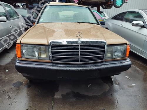 Used Grille MERCEDES-BENZ 190 (W201) E 2.0 (201.024) (122 hp) 30099447