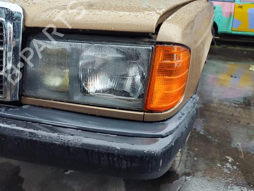 Used Left headlight MERCEDES-BENZ 190 (W201) E 2.0 (201.024) (122 hp) 30099450