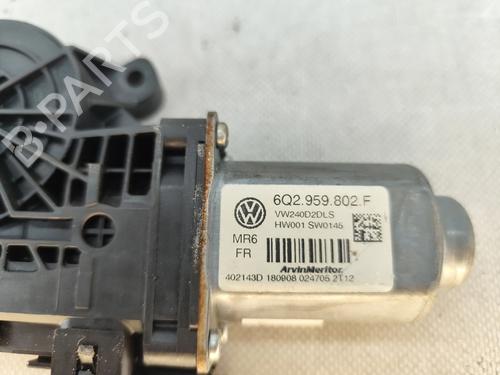 Left front window motor VW POLO IV (9N_, 9A_) 1.2 12V | BP30090097E21