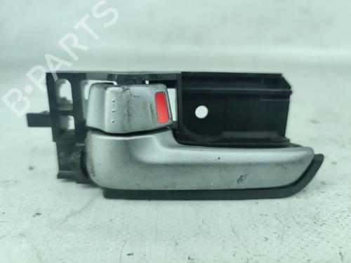 Venstre foran invendig håndtak SUZUKI SWIFT III (MZ, EZ) 1.3 4x4 (RS 413, ZD11S) (92 hp) 29732103