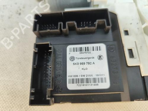 Right front window motor VW GOLF VI (5K1) 1.6 TDI | BP30135935E20 