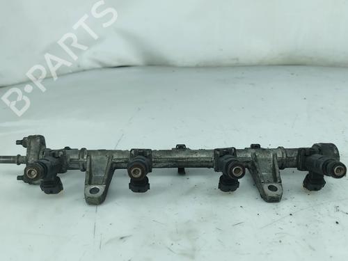 Used Injection rail HYUNDAI MATRIX (FC) 1.6 (103 hp) 30172067