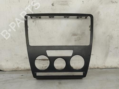 BP30318223O1 main image