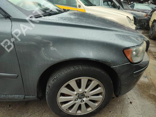Used Right front fenders VOLVO V50 (545) 2.0 D (136 hp) 30358252