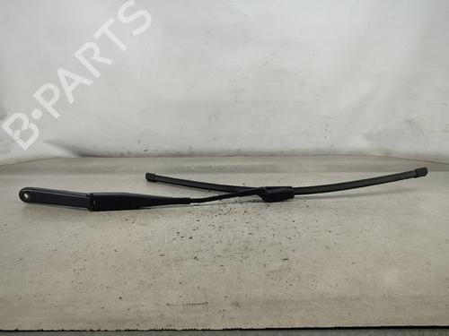 Used Front windshield wiper arm Front windshield wiper arm 30352636 30352636