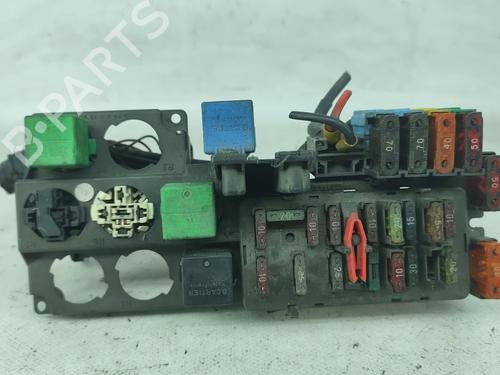 Used Fuse box Fuse box 30077929 30077929