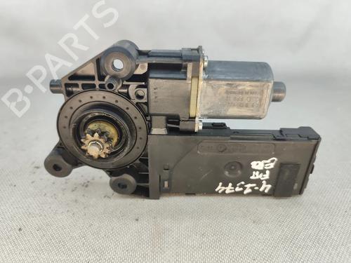 Used Left front window motor RENAULT MEGANE III Grandtour (KZ0/1) 1.5 dCi (KZ09, KZ0D, KZ1G, KZ29, KZ14, KZ1W, KZ10, KZ1F,... (110 hp) 30489438