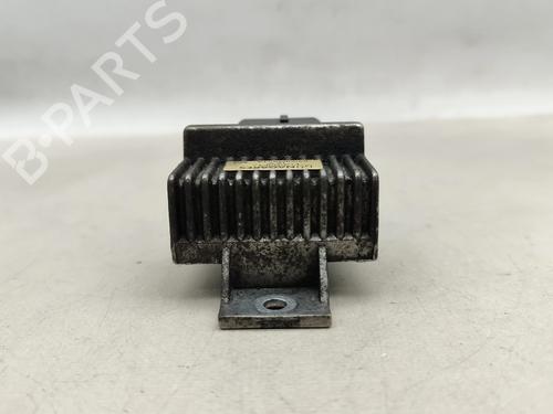 Used Electronic module RENAULT MEGANE III Hatchback (BZ0/1_, B3_) 1.5 dCi (86 hp) 30518803