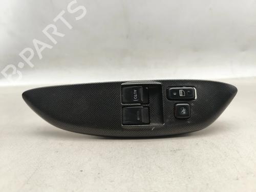 Used Left front window switch TOYOTA YARIS (_P1_) 1.0 (SCP10_, SCP10R) (65 hp) 30499347