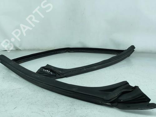 Used Rubber door seal RENAULT MEGANE II Coupé-Cabriolet (EM0/1_) 2.0 (135 hp) 30565236