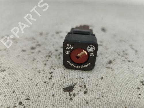 Used Switch Switch PEUGEOT 208 I (CA_, CC_) 1.4 HDi (68 hp) 30599926 30599926