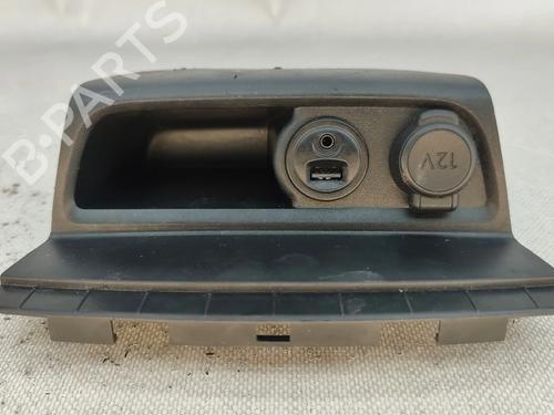 Cinzeiro PEUGEOT 208 I (CA_, CC_) 1.4 HDi (68 hp) 30599941