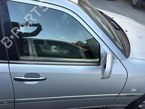 Used Right front door MERCEDES-BENZ C-CLASS T-Model (S202) C 200 T CDI (202.194) (102 hp) 30648084