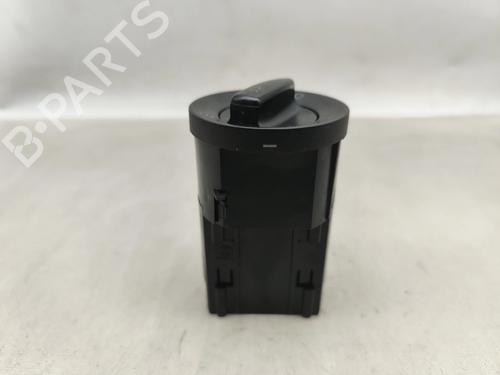 Used Headlight switch VW GOLF IV (1J1) 1.4 16V (75 hp) 30710405