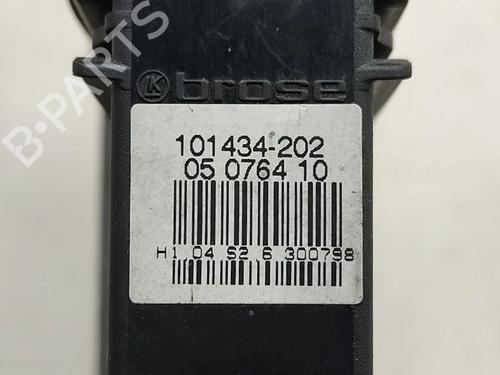 Right front window motor VW GOLF IV (1J1) 1.4 16V | BP30710410E20 