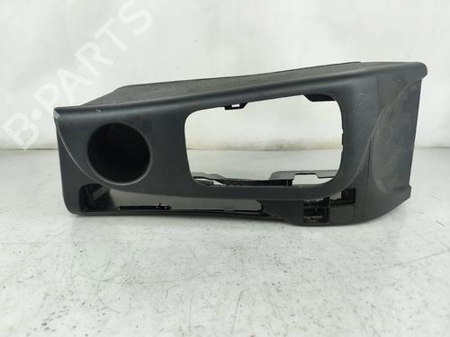 Mittelkonsole TOYOTA IQ (_J1_) 1.0 (KGJ10_, KGJ10R) (68 hp) 30834164