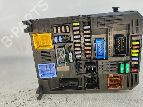 Used Fuse box Fuse box 30971042 30971042
